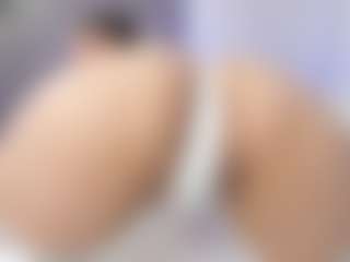 Live cam show with Belindaturnner - Blonde Hair MILF on liverealitysex.com
