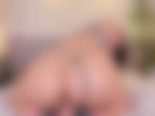 Live cam show with CloeHarp - Average on Camsoda