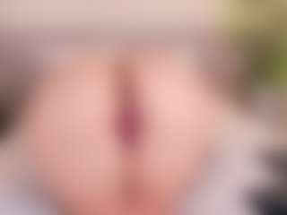 Live cam show with CloeHarp - Average on nudelive.tv