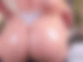 Live cam show with CloeHarp - Thick on xplaylive.com