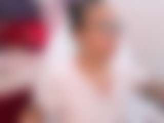 Live cam show with Anny - Public on CamwithHer
