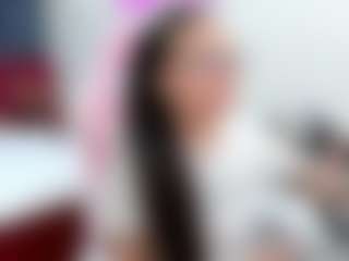 Spettacolo in cam dal vivo con Anny - Smoking su Camsoda