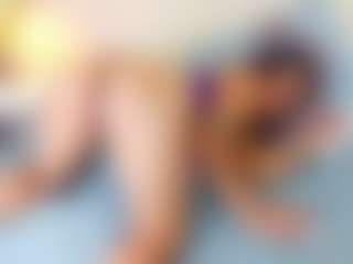 tiny-whore18's Live Sex Cam Show