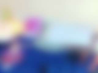 Show live cam dengan tiny-whore18 - Threesome di Camsoda