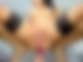 Live cam show with KellySuper - Bikini on AdultVida.com