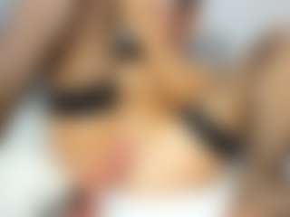 Live cam show with KellySuper - Skinny on Camsoda