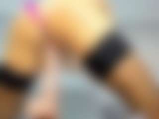 Live cam show with KellySuper - Ride on madthumbs