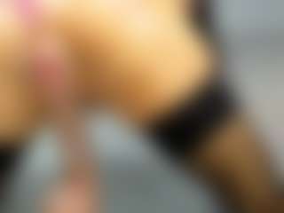 Live cam show with KellySuper - Athletic on Streamer API