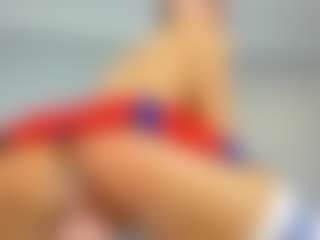 Live cam show with KellySuper - Ride on liverealitysex.com