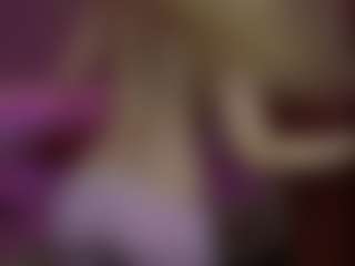 Live cam show with AmandaBynesS - Blonde Hair on fuklive.com