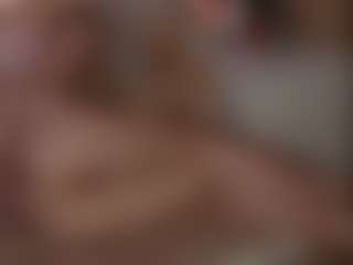 Live cam show with AmandaBynesS - Skinny Teen (18+) on Milfs Live