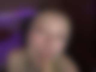Live cam show with AmandaBynesS - Teen (18+) on Camsoda