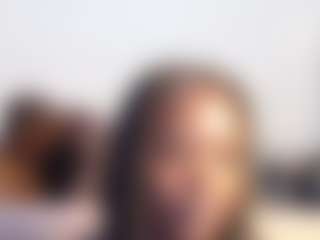 Live cam show with Kaiadebayo - Strip on sexylive.show