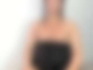 Live cam show with bella_adamss_ - Facial Piercings on CamSextacy