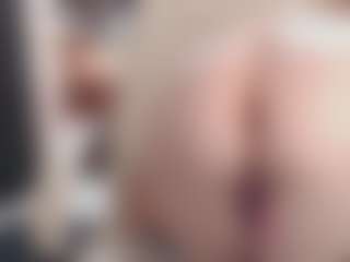 CrazyMomy's Live Sex Cam Show