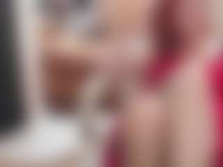 CrazyMomy MILF webcam performer live streaming