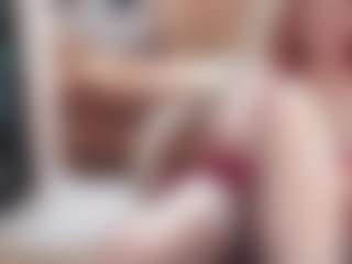 CrazyMomy MILF webcam performer live streaming