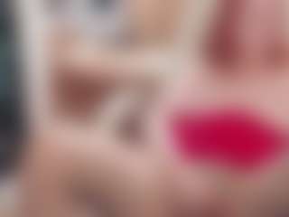 Live cam show with CrazyMomy - Skinny on AdultVida.com