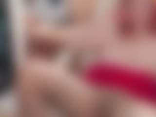 CrazyMomy MILF webcam performer live streaming