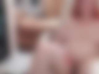 CrazyMomy MILF webcam performer live streaming