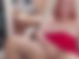 CrazyMomy MILF webcam performer live streaming