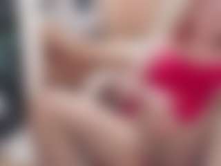 Live cam show with CrazyMomy - Living Room on fapnchat