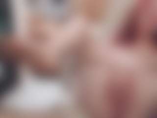 Live cam show with CrazyMomy - Living Room on SpunkLive