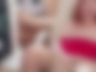Live cam show with CrazyMomy - Skinny MILF on chickslive.net