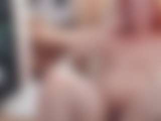CrazyMomy's Live Sex Cam Show