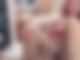 CrazyMomy MILF webcam performer live streaming