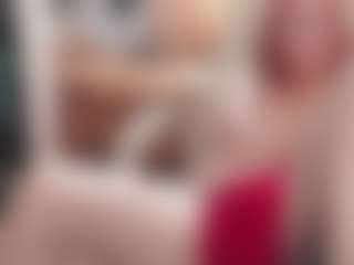 Live cam show with CrazyMomy - Mature on Camsoda