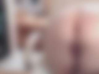 CrazyMomy MILF webcam performer live streaming