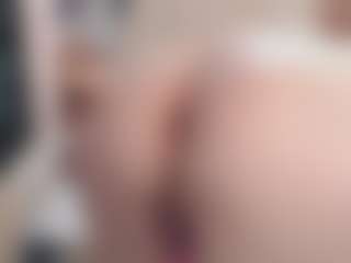 CrazyMomy's Live Sex Cam Show