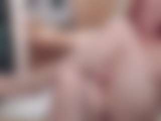 CrazyMomy's Live Sex Cam Show