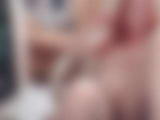 CrazyMomy's Live Sex Cam Show