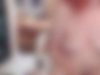 CrazyMomy MILF webcam performer live streaming