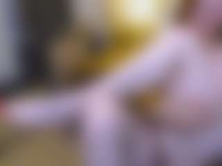 Show live cam dengan CrazyMomy - Red Hair di Camsoda
