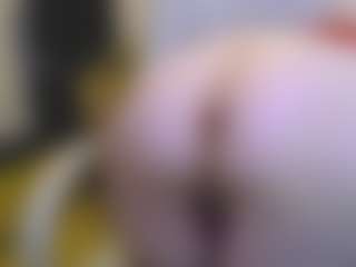 Live cam show with CrazyMomy - Trimmed Granny on 1on1-livenow