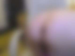 Live cam show with CrazyMomy - Living Room on nudelive.tv
