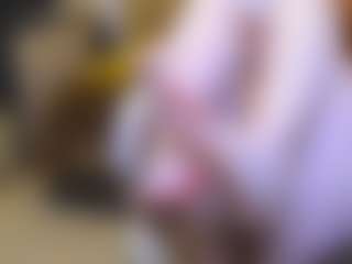 Live cam show with CrazyMomy - Living Room on xxxlivecams.org