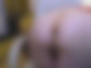 Live cam show with CrazyMomy - Skinny MILF on Fling VIP Chat