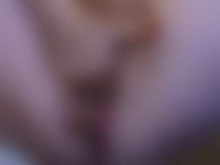 CrazyMomy MILF webcam performer live streaming