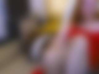 Show de cam en vivo con CrazyMomy - Living Room en Camsoda