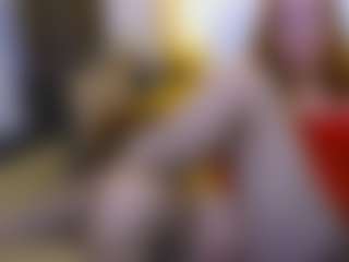 Live-camshow met CrazyMomy - Grey Eyes op Camsoda