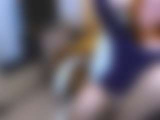 Live cam show with CrazyMomy - Bedroom Red Hair on live.xbliss.ai