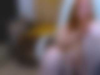 CrazyMomy MILF webcam performer live streaming