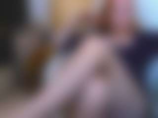 Live cam show with CrazyMomy - Bedroom on liverealitysex.com