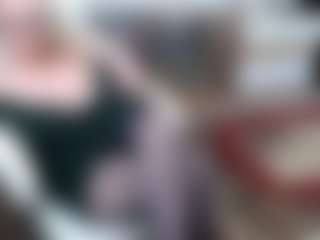 EllyBoobs MILF webcam performer live streaming