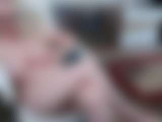 Live cam show with EllyBoobs - Blonde Hair on Milf Play