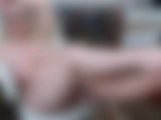 EllyBoobs's Live Sex Cam Show